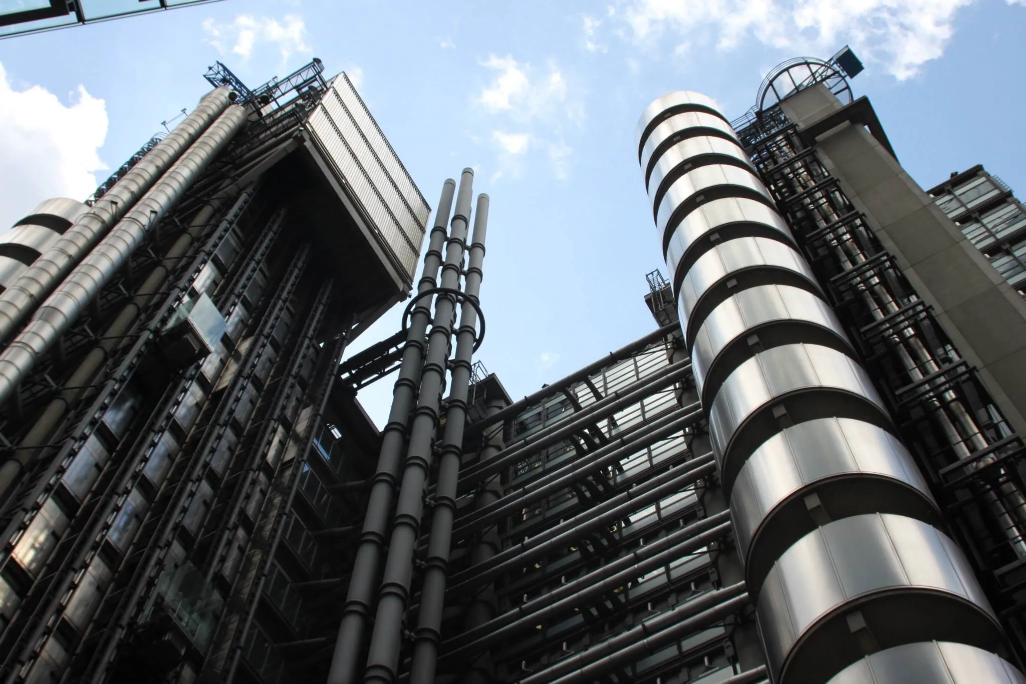 Looking up at Lloyd's building. An example of Bowellism architecture where all ducts and elevators are located on the exterior.